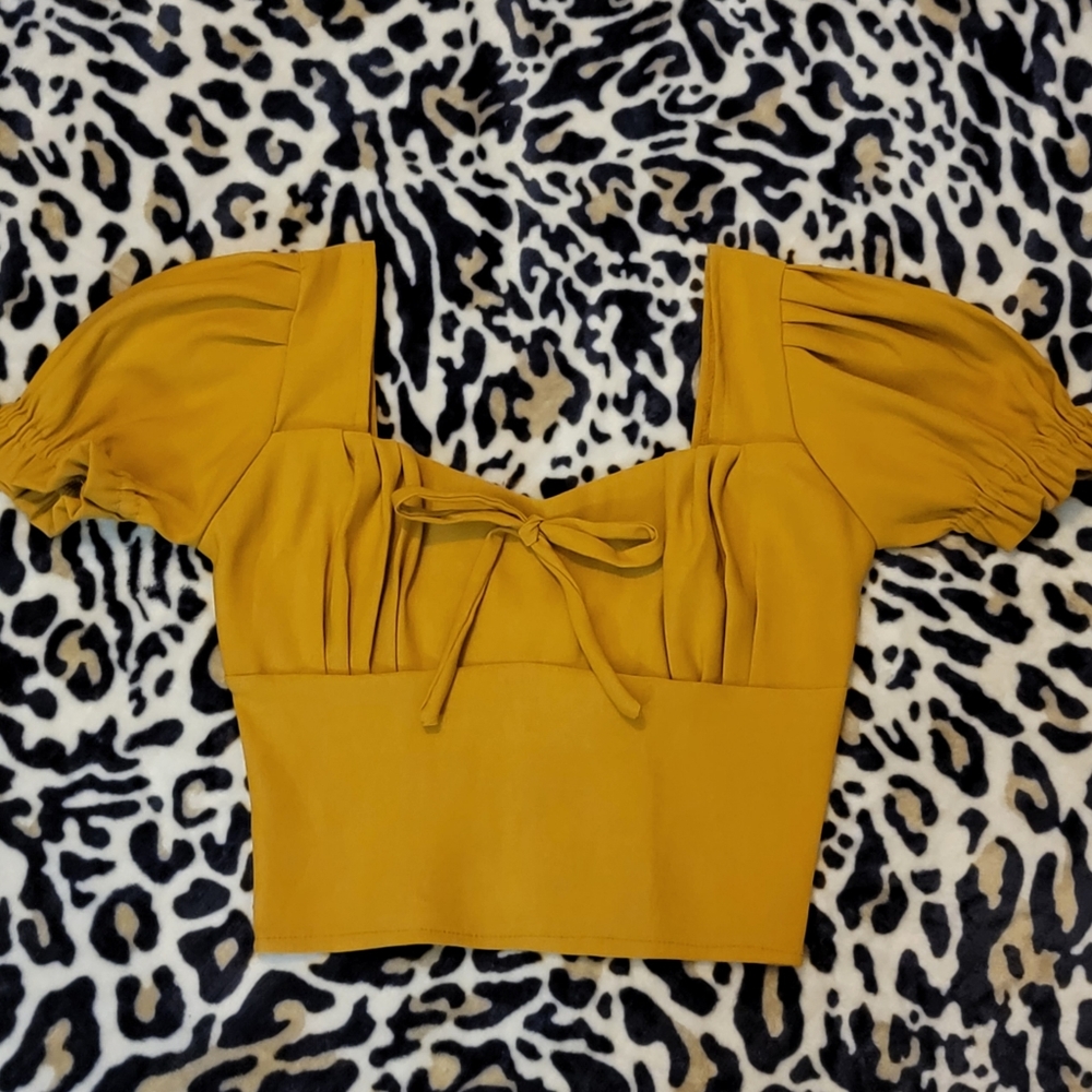 NWOT Mustard Crop Top  Small